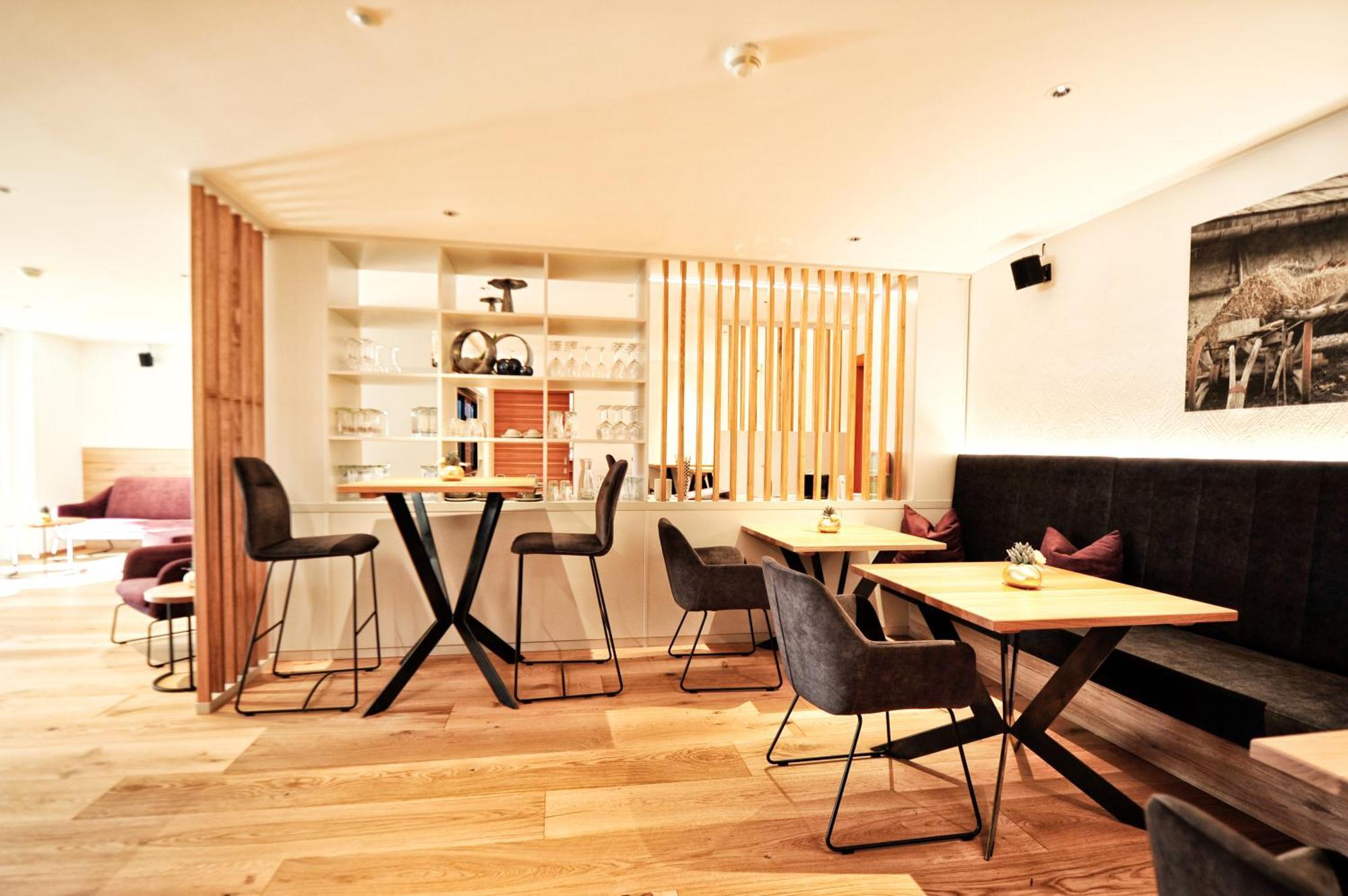 Hotel Roeck Garni Fiss Ngoại thất bức ảnh
