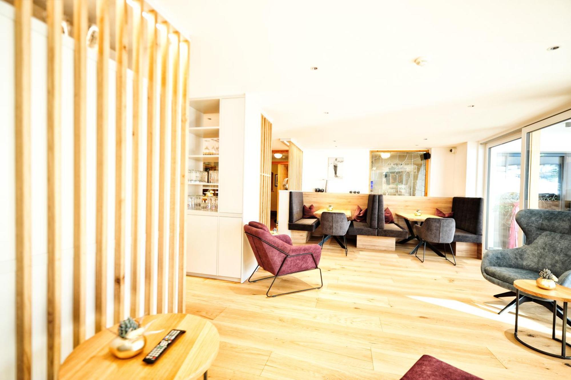 Hotel Roeck Garni Fiss Ngoại thất bức ảnh