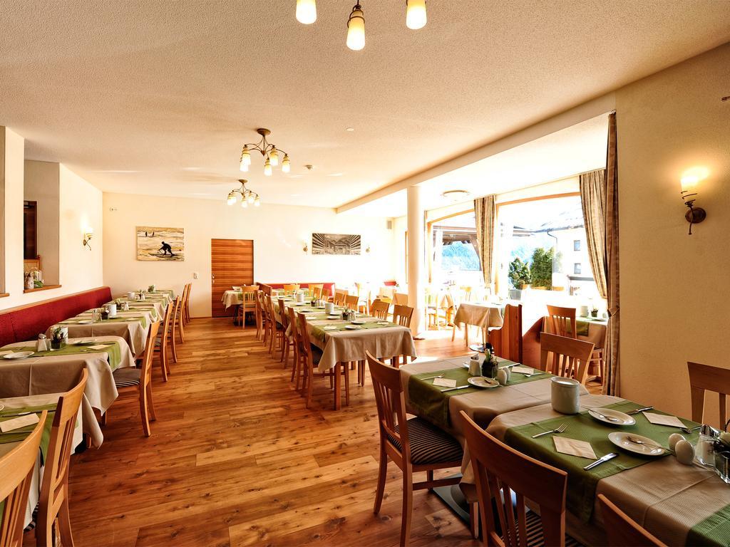 Hotel Roeck Garni Fiss Ngoại thất bức ảnh