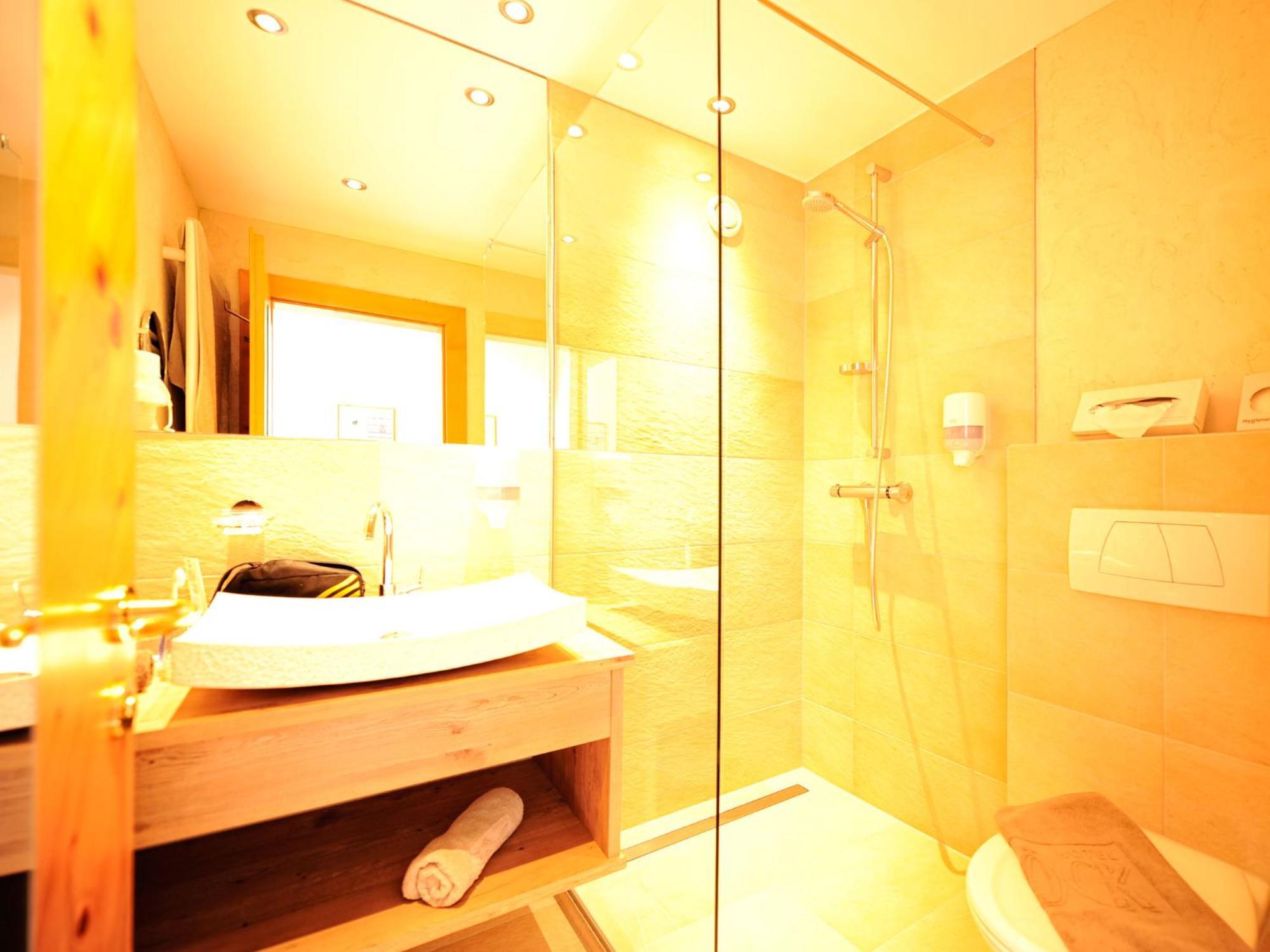Hotel Roeck Garni Fiss Ngoại thất bức ảnh