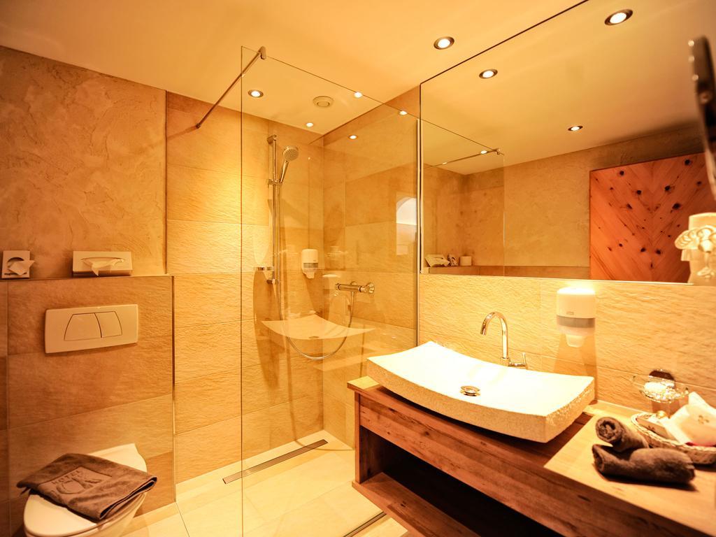 Hotel Roeck Garni Fiss Ngoại thất bức ảnh