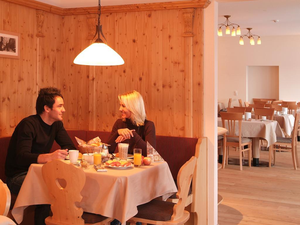 Hotel Roeck Garni Fiss Ngoại thất bức ảnh