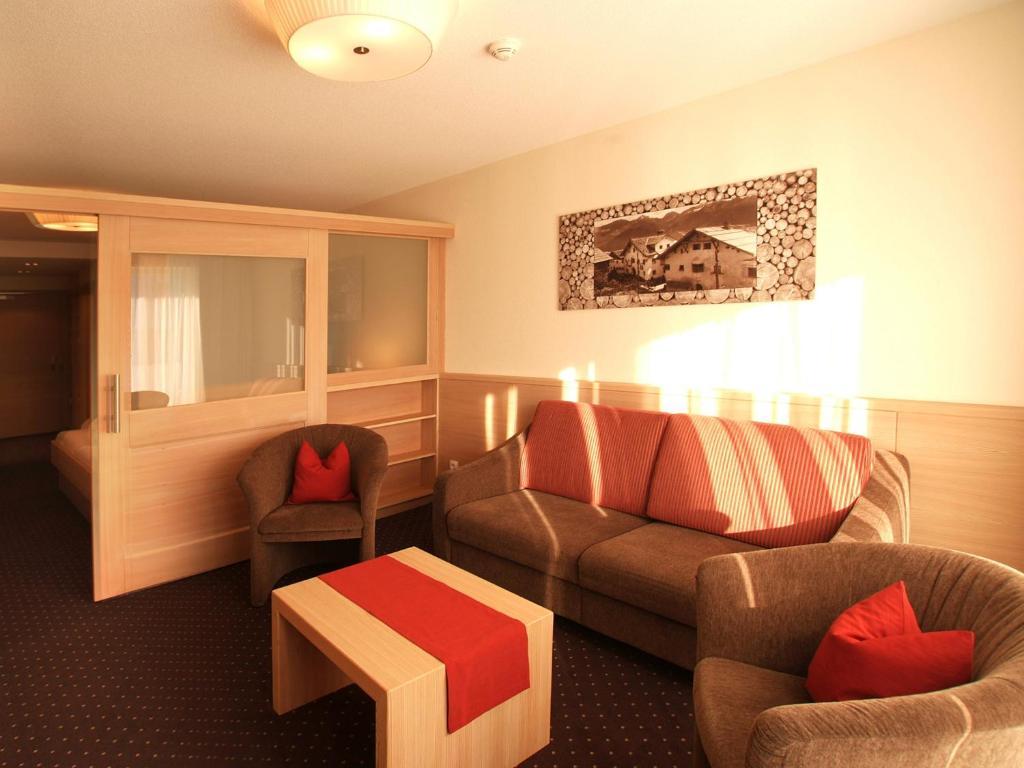 Hotel Roeck Garni Fiss Phòng bức ảnh
