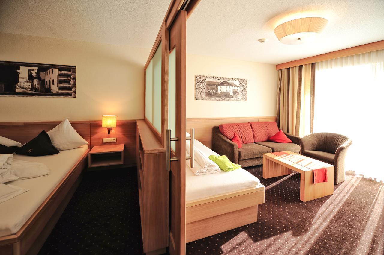 Hotel Roeck Garni Fiss Ngoại thất bức ảnh