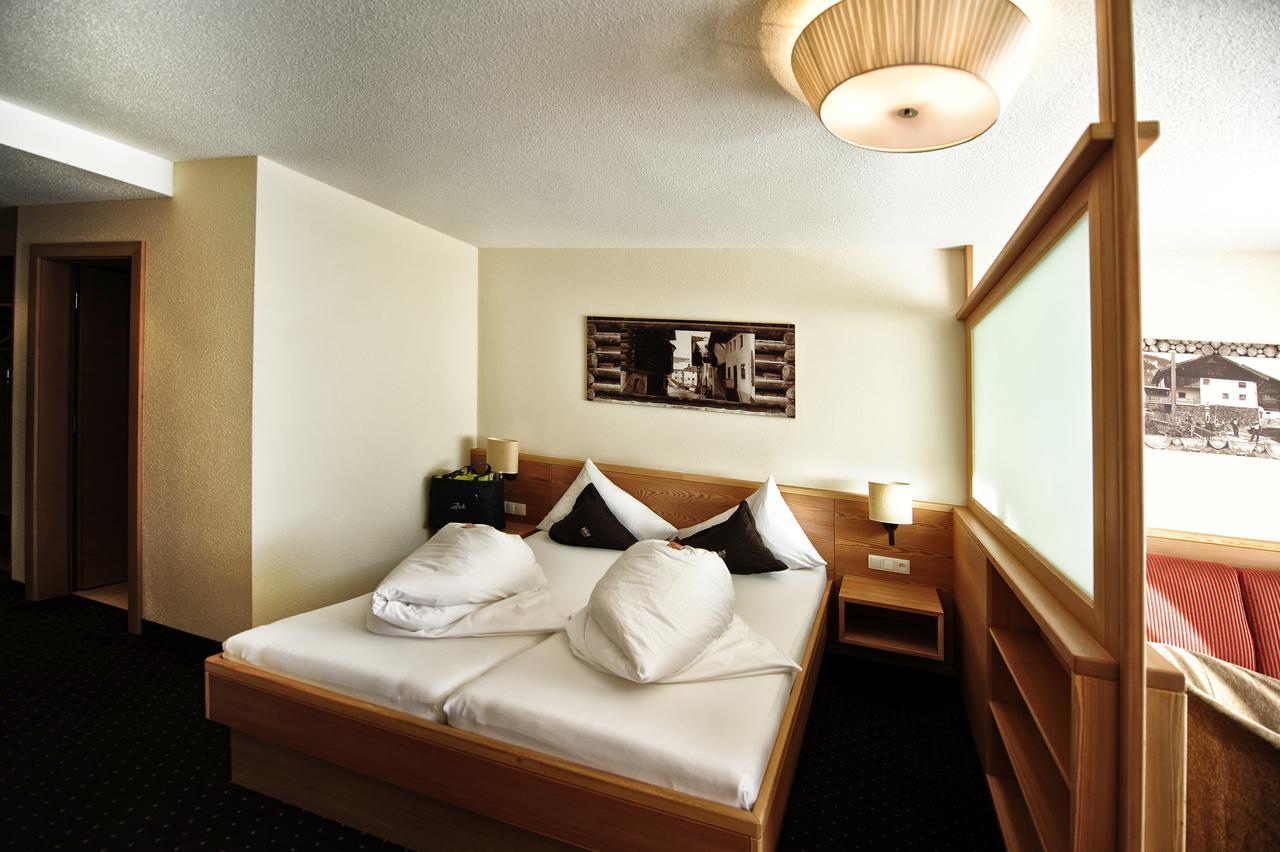 Hotel Roeck Garni Fiss Ngoại thất bức ảnh