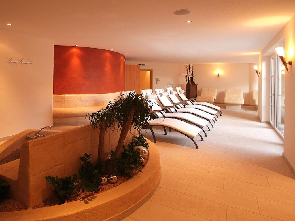 Hotel Roeck Garni Fiss Ngoại thất bức ảnh